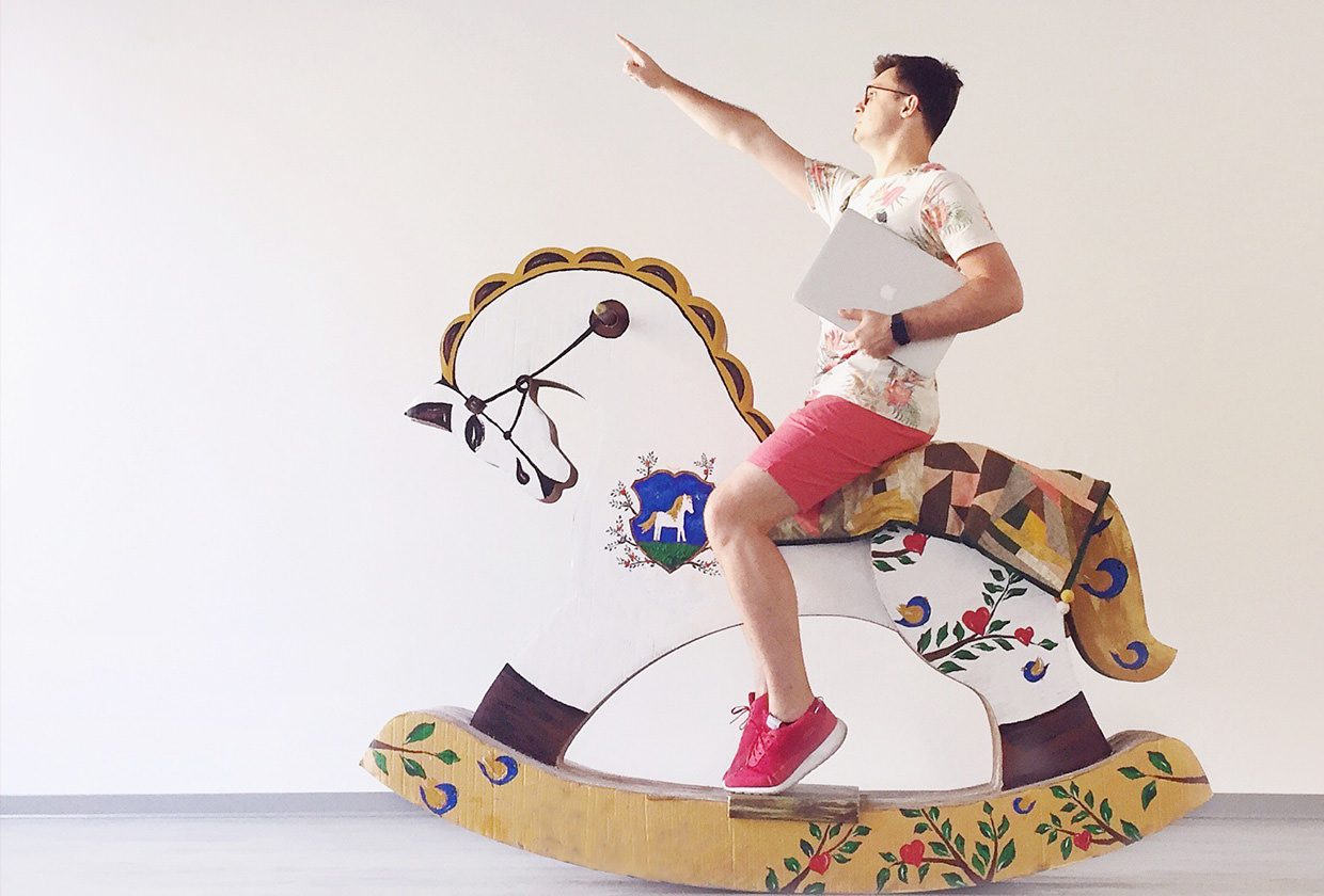 Looks ma, i’m on a horse!